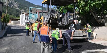Manisa Büyükşehir Belediyesi'nde asfalt çalışmaları