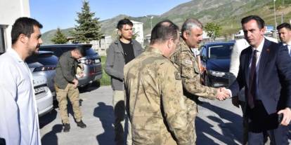 Polis aracı kaza yaptı: 2 yaralı