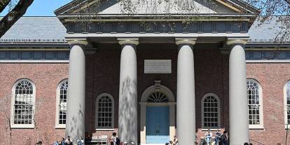 Trump, Harvard'ın yabancı öğrenci kabulünü durdurdu