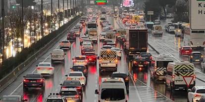İstanbul’da yağışla birlikte trafik yüzde 90’a ulaştı