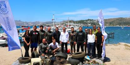 Bodrum'da deniz dibi temizliğinin üçüncü etabı Bitez'de yapıldı