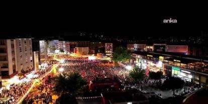 Yüz binlerce vatandaş Esenler'de buluştu: İmamoğlu pankartı miting alanına alınmadı