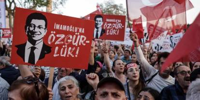 Özgür Çelik: Her gün İstanbul'da bu posterlerle gezeceğiz