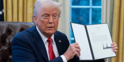 Trump’tan dikkat çeken karar: Çelik ve alüminyum ithalatında gümrük vergisi oranı yüzde 50'ye çıkarılacak