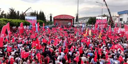 CHP'nin Antalya mitingine binlerce vatandaş katıldı: Özel'den çarpıcı açıklamalar!