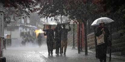 Meteoroloji uyardı: Birçok ilde sıcaklıklar düşüyor! Sağanak ve fırtına geliyor