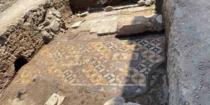 Papa ziyareti öncesi İznik'te tarihi keşif: 2500 yıllık mozaik gün yüzüne çıktı