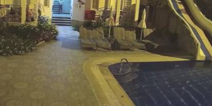 5.8’lik deprem havuzu taşırdı: Tatilciler o anları böyle yaşadı