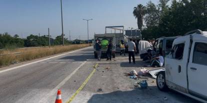 Hatay'da katliam gibi kaza: Kamyon 3 aracı biçti
