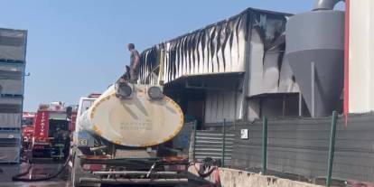 Kocaeli'nde boya fabrikasında yangın