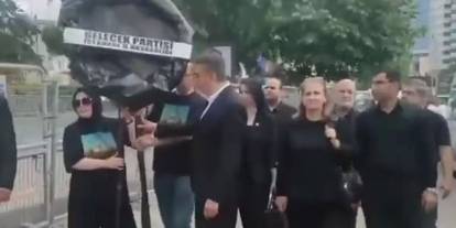 Gelecek Partisi'nden İsrail Başkonsolosluğu'na 'siyah çelenk'