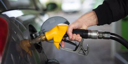 Petrol gerilimi pompaya yansıdı: Benzin ve motorine zam geldi