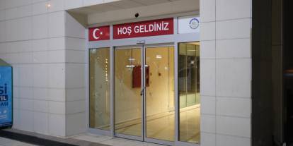 CHP’li Kadirli Belediyesi’ne taşlı saldırı