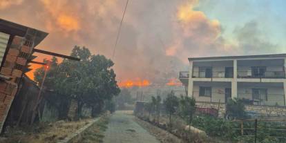 İzmir Aliağa’daki çöplük yangını ormana sıçradı, 11 saat sonra kontrol altına alındı