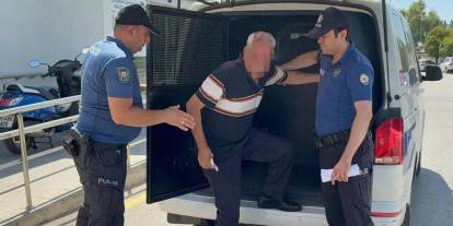 Şok olay! Otobüste bir kadının uygunsuz fotoğraflarını çeken kişi emekli hakim çıktı
