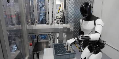 Tesla insansı robot üretimini durdurdu