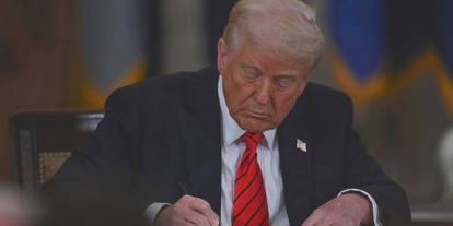 Trump, "vergi indirimi" tasarısını imzaladı