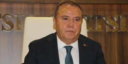 Muhittin Böcek’ten Antalyalılara duygusal mesaj