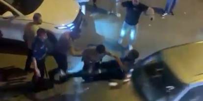 Bursa'da ortalık karıştı: Firariyi korumak için polisleri araçla ezdi
