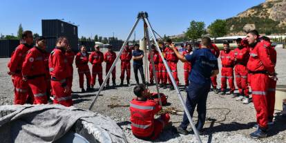 Ankara itfaiyesi yeni personelini göreve hazırlıyor