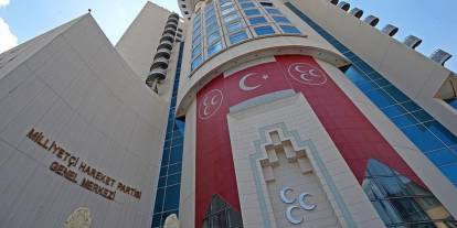 MHP'li isim 'Bebeğe kurşun sıkanlarla bir oldunuz' diyerek isitifa etti