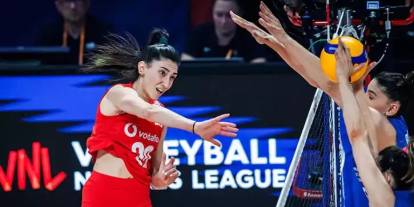 Filenin Sultanları Sırbistan'a 3-0 mağlup oldu