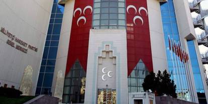 MHP'de bir istifa daha!