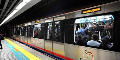 Marmaray'da iş bırakma eylemi: Seferlerde aksamalar yaşandı