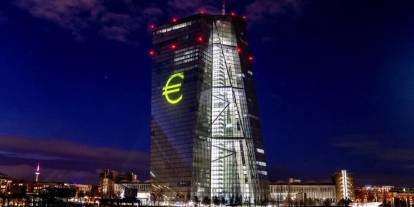 Avrupa Merkez Bankası'ndan 8 ay sonra ilk