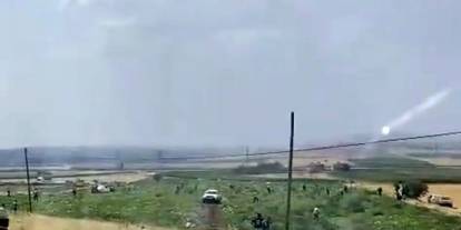 Karpuz tarlasına giden çiftçi gözlerine inanamadı