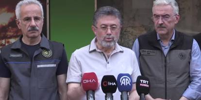 Bakan Yumaklı'dan yangın eleştirilerine ilginç tepki: Cebimizde uçak ya da arasöz yok