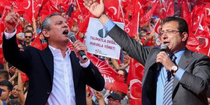 CHP’nin 40’ıncı “Millet iradesine sahip çıkıyor” mitingi Şile’de: Özel: Bir avuç darbeci milletin iradesine göz dikti!