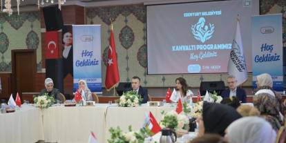 Esenyurt Belediye Başkan Vekili Can Aksoy engelli anneleriyle buluştu