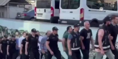 İBB soruşturmasında gözaltı görüntülerine tepki: Özgür Çelik: Haysiyet cellatlığı yapılıyor