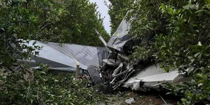 Adana’da eğitim uçağı düştü: Pilot ve yolcu ağır yaralandı