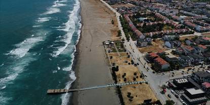 İstanbul'un bir ilçesinde denize girişler yasaklandı