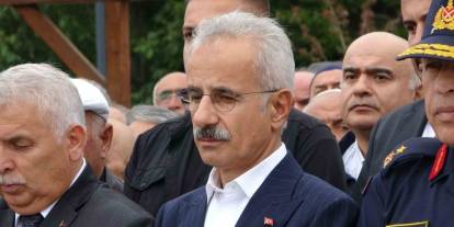 Ulaştırma Bakanı Abdulkadir Uraloğlu aldığı acı haberle sarsıldı