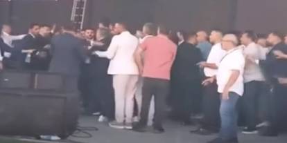 CHP'nin Esenyurt kongresinde 'Gürsel Tekin' sözleri ortalığı karıştırdı! Yaralılar var