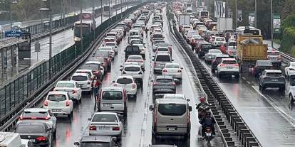 İstanbul'da trafik yoğunluğu yüzde 80'e ulaştı