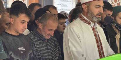 Çakmak gazı patladı: İkizleri ayırdı