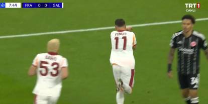 Galatasaray Frankfurt maçında Yunus Akgün'den gol sonrası Kerem Aktürkoğlu göndermesi