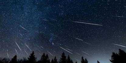 Temmuzun son gecesi gökyüzünde çifte şölen: Meteor yağmuru Türkiye'den hangi saatlerde izlenecek?