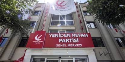 Yeniden Refah Partisi’nden peş peşe istifa