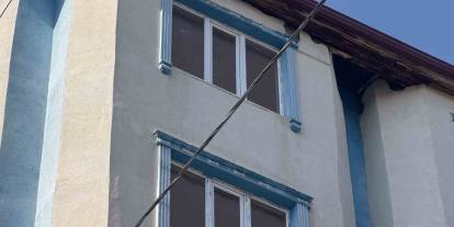 Iğdır'da 5 katlı binaya silahlı saldırı