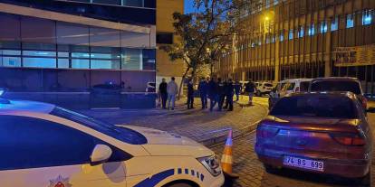 Emekli polis hastane önünde intihar etti