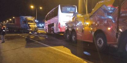 Eskişehir'de feci kaza! Yolcu otobüsü ve tır çarpıştı: 20 yaralı!