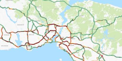 İstanbul'da trafik kilitlendi: Yoğunluk yüzde 85'e ulaştı