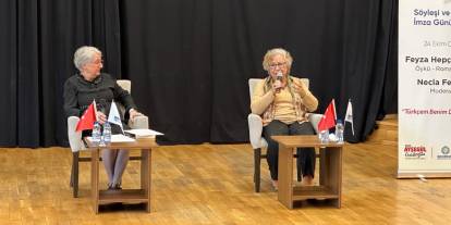 Feyza Hepçilingirler Bakırköy’de “Türkçe” üzerine konuştu