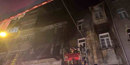 Beyoğlu’nda kız isteme töreninde facia: Havai fişek evi yaktı, 8 kişi hastanelik oldu