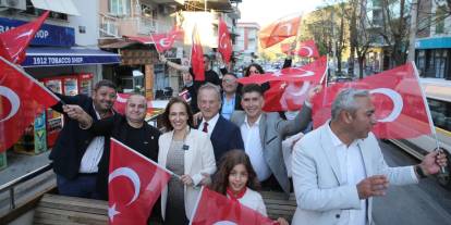 Karşıyaka’da 102’nci Cumhuriyet Bayramı coşkuyla kutlandı